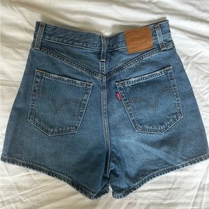 Levi’s High Loose Shorts